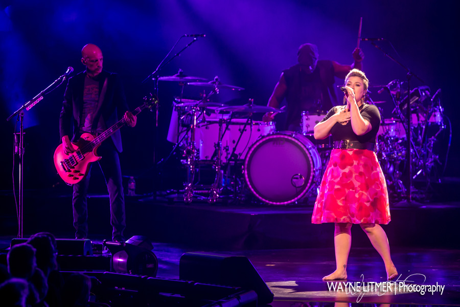 Kelly Clarkson-10