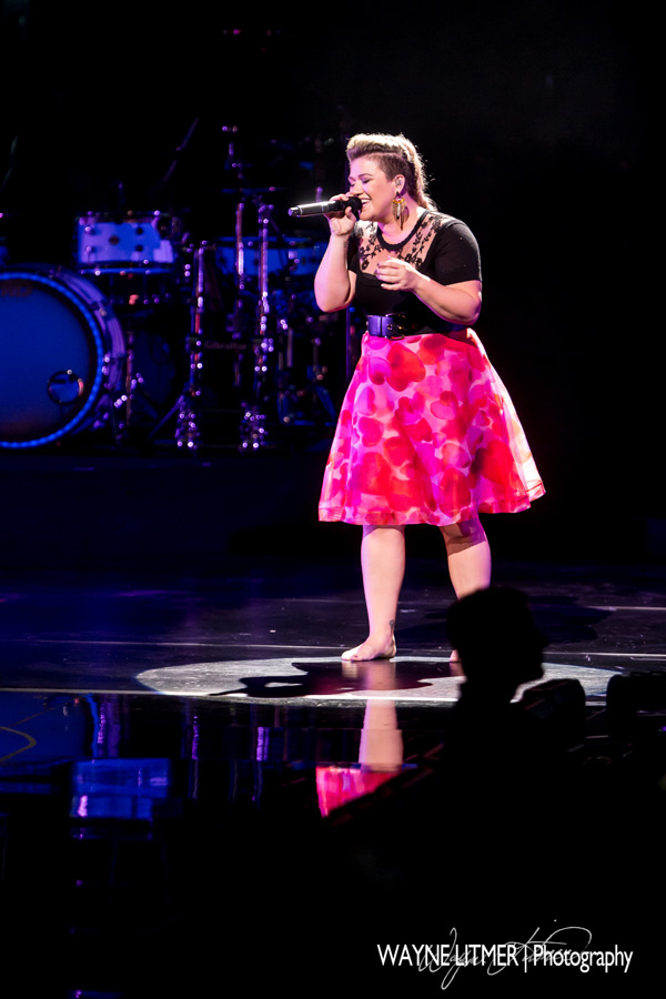 Kelly Clarkson-15