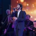 Josh Groban Says Beyonce Upstaged Coldplay